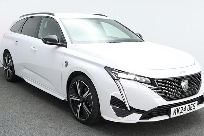 Used Peugeot 308 SW GT 129 HP (94 kW) 2024 White Estate