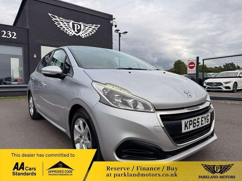 Used Peugeot 208 Active 68 HP (50 kW) 2015 Silver Hatchback