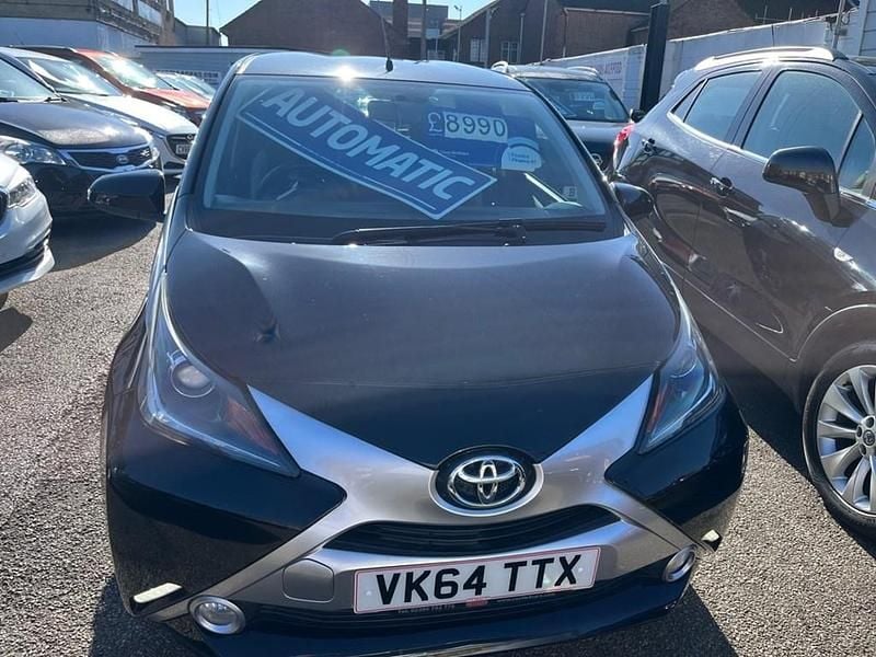 Begagnad Toyota Aygo X-clusiv 2014 Svart Halvkombi