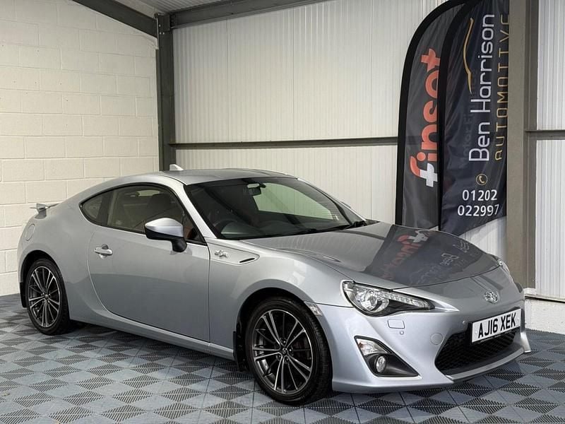 Silver Used 2016 Toyota GT86 GT Coupe | £15,250 (Fair price) - Image 1/4