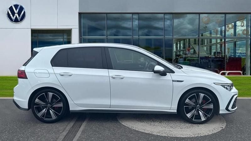 Used VW Golf VIII GTD 200 HP (147 kW) 2024 Pure white Hatchback
