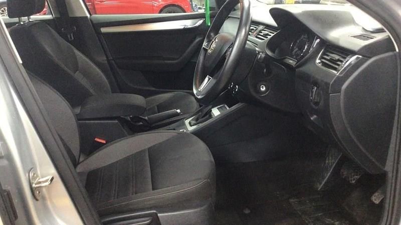 Used Skoda Octavia SE 150 HP (110 kW) 2017 Silver Estate