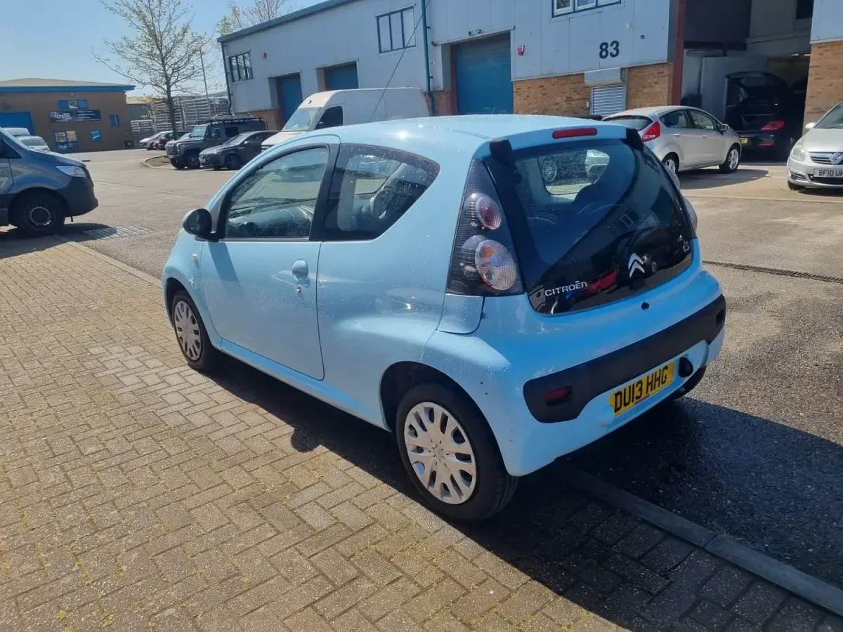 Usado Citroën C1 VTR Sport 68 HP (50 kW) 2013 Azul Citadino
