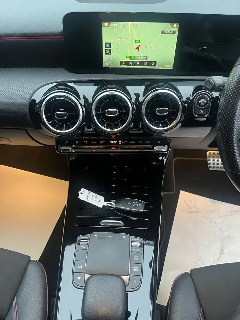Usado Mercedes A200 AMG line 2021 Vermelho Citadino