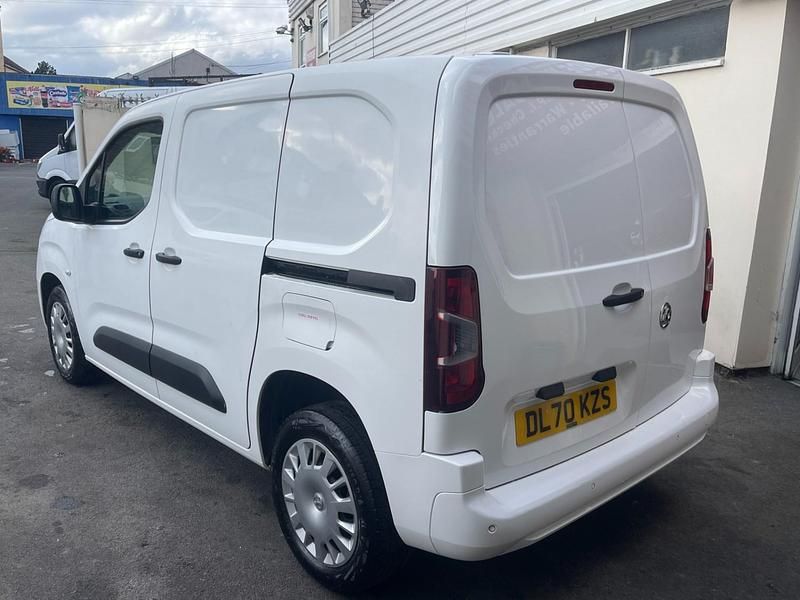 Used Vauxhall Combo Sportive 100 HP (73 kW) 2020 White MPV