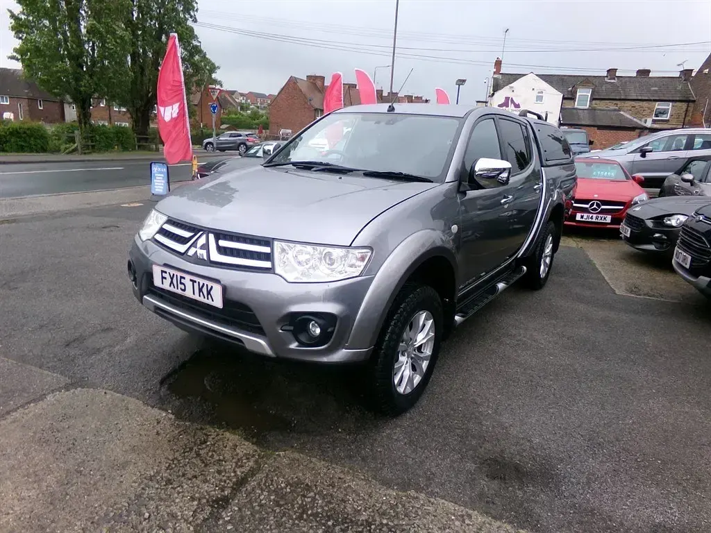 Begagnad Mitsubishi L200 176 HK (129 kW) 2015 Grå Pickup