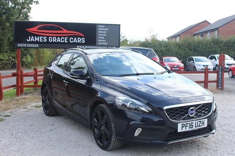 Used 2016 Volvo V40 CC Estate | £7,295 (Fair price) - Image 1/1