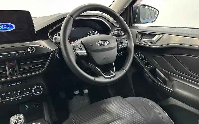 Used Ford Focus Titanium 125 HP (91 kW) 2019 Blue Hatchback