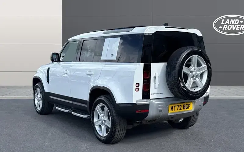 Used Land Rover Defender SE 249 HP (183 kW) 2023 SUV