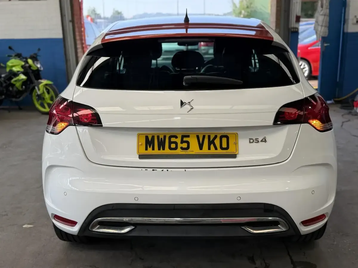 Used DS Automobiles DS4 120 HP (88 kW) 2015 White Hatchback