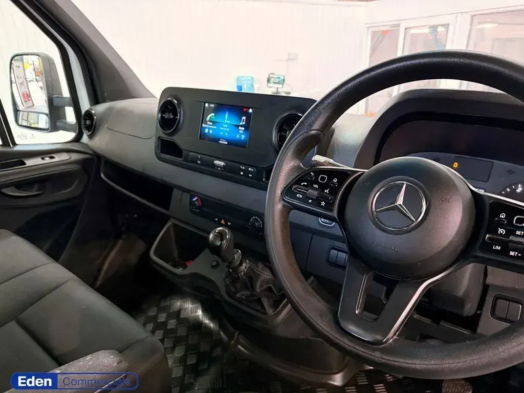 Used Mercedes Sprinter Progressive 148 HP (108 kW) 2021 White Van