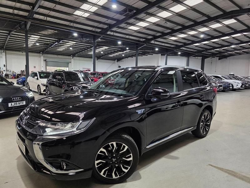 Black Used 2018 Mitsubishi Outlander P-HEV Estate | £9,240 (Fair price) - Image 1/4