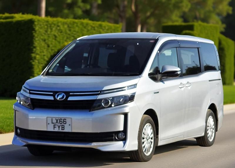 Used Toyota Voxy Play 2016 Silver MPV