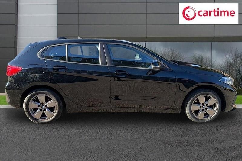 Used BMW 118 Comfort Edition 136 HP (100 kW) 2022 Black Hatchback