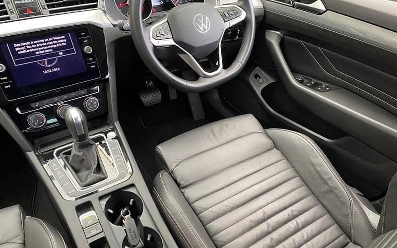 Used VW Passat SEL 150 HP (110 kW) 2022 Grey Estate