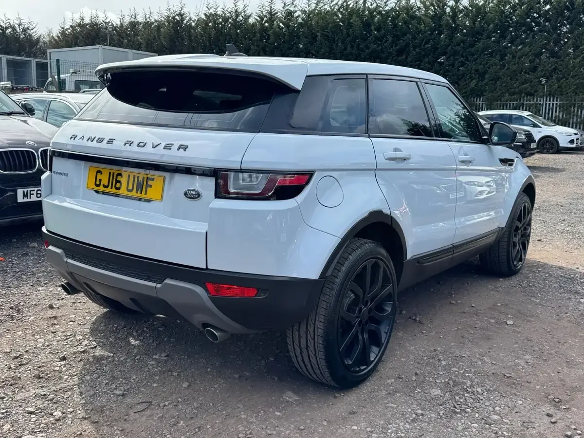 Used Land Rover Range Rover evoque SE 150 HP (110 kW) 2016 White Estate