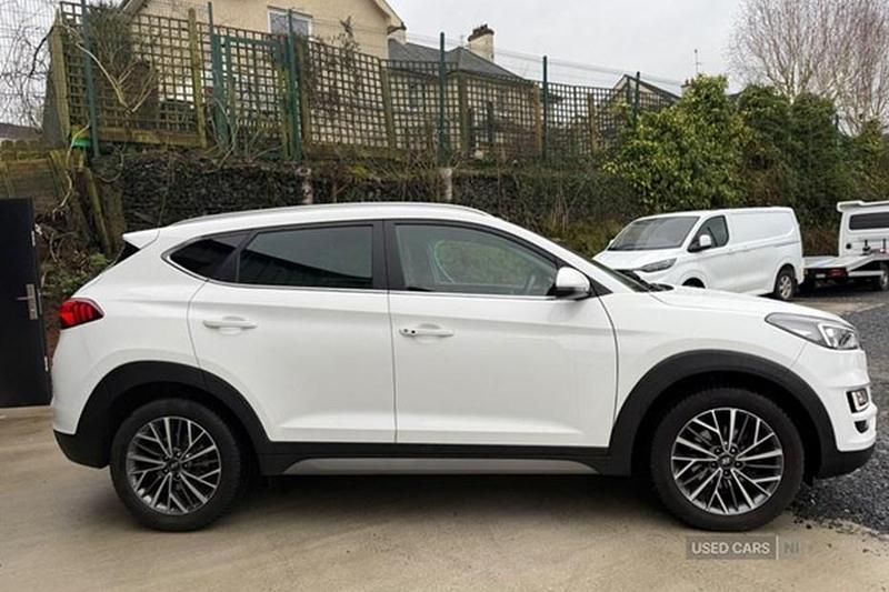 Used Hyundai Tucson Premium 115 HP (84 kW) 2019 White SUV