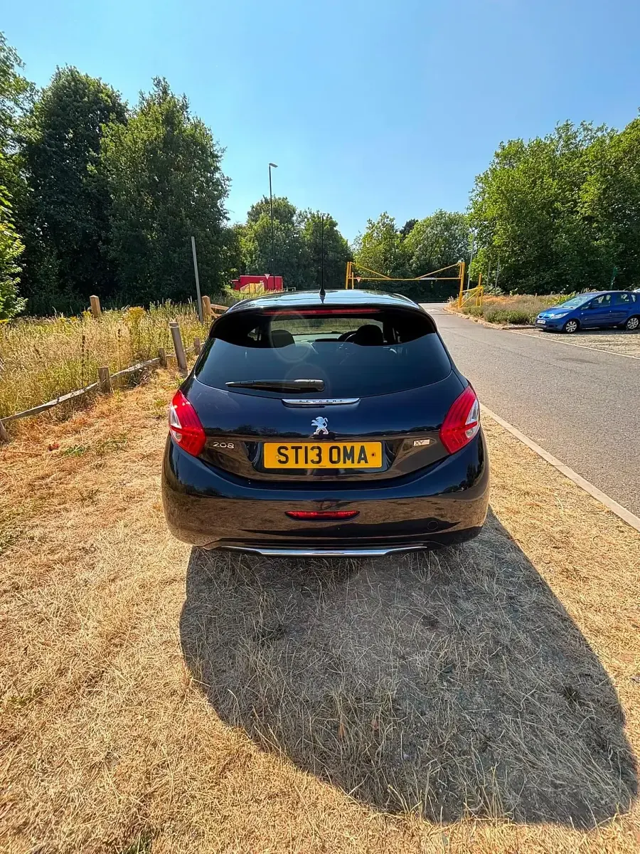 Used Peugeot 208 2013 Blue Hatchback