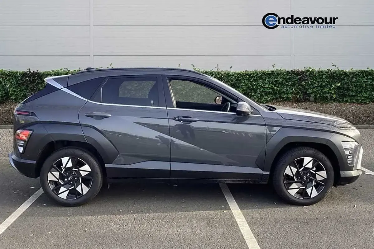 Usado Hyundai Kona Ultimate 137 CV (100 kW) 2026 Gris SUV
