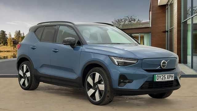 Used 2025 Volvo EX40 Ultra SUV | £40,490 (Good price) - Image 1/4