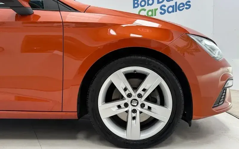 Used Seat Leon FR 190 HP (139 kW) 2019 Orange Hatchback