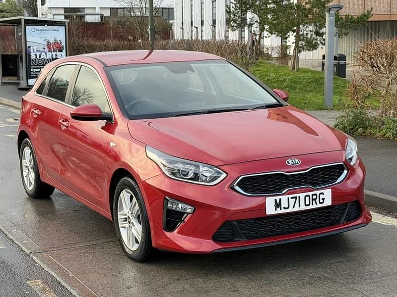 Used Kia Ceed 134 HP (98 kW) 2022 Red Hatchback