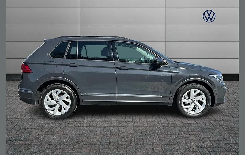 Used VW Tiguan Life 150 HP (110 kW) 2022 Grey SUV