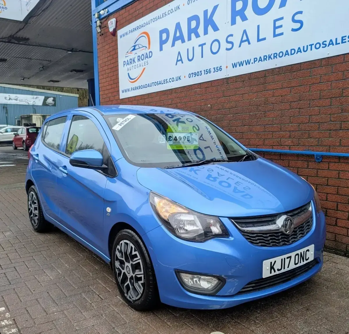 Used Vauxhall Viva 75 HP (55 kW) 2017 Blue Hatchback