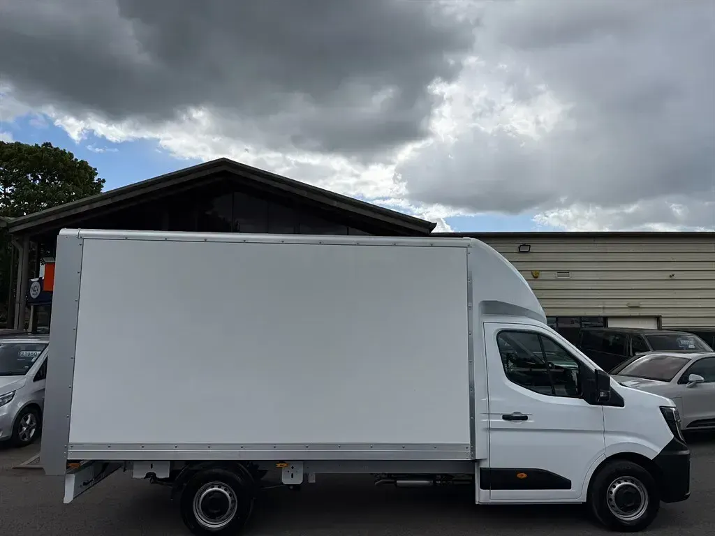 New Renault Master 150 HP (110 kW) 2026 MPV