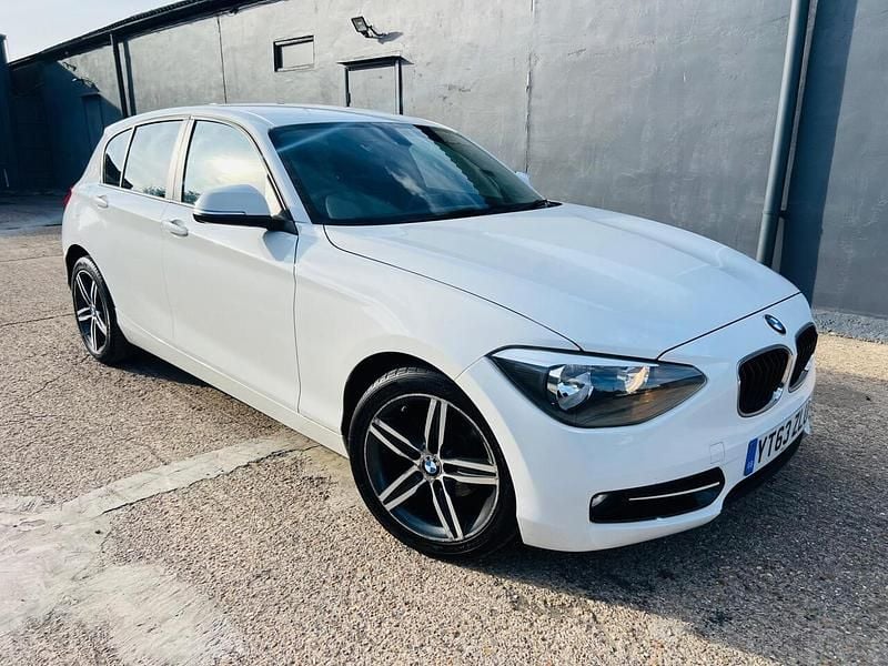 Used BMW 114 Sport Line 102 HP (75 kW) 2013 White Hatchback