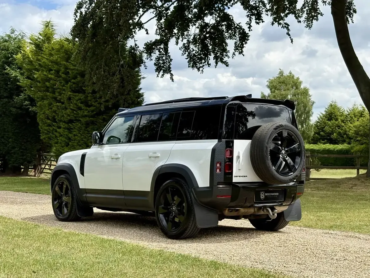 Used Land Rover Defender HSE 2021 White SUV