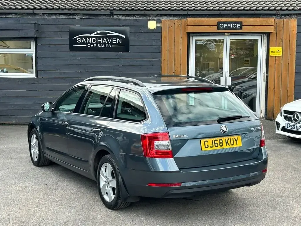 Begagnad Skoda Octavia SE 115 HK (84 kW) 2018 Grå Kombi