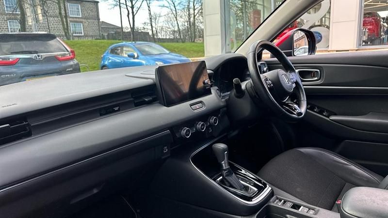 Used Honda HR-V Advance 131 HP (96 kW) 2022 Red SUV