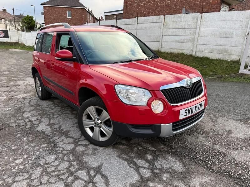 Used Skoda Yeti SE 122 HP (89 kW) 2011 Red SUV