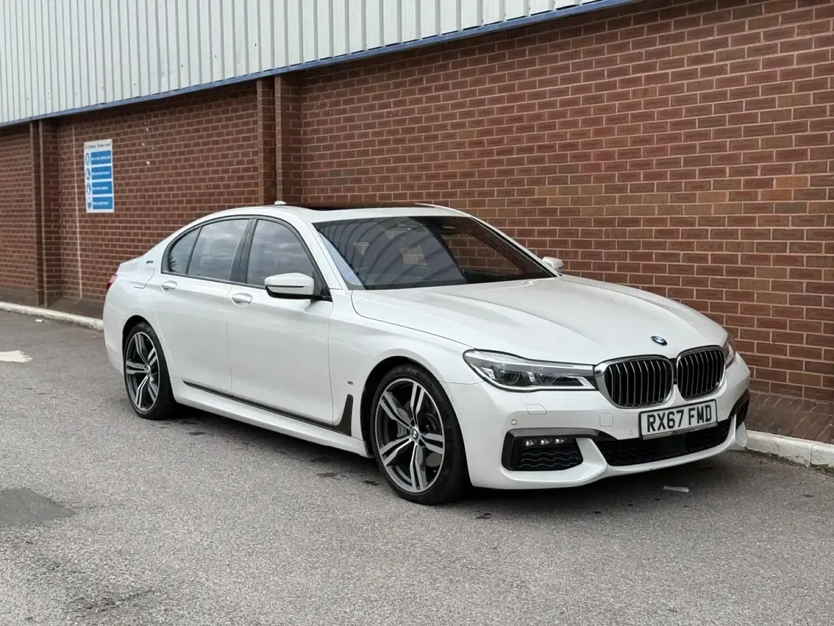Begagnad BMW 740 M Sport 322 HK (236 kW) 2017 Vit Sedan