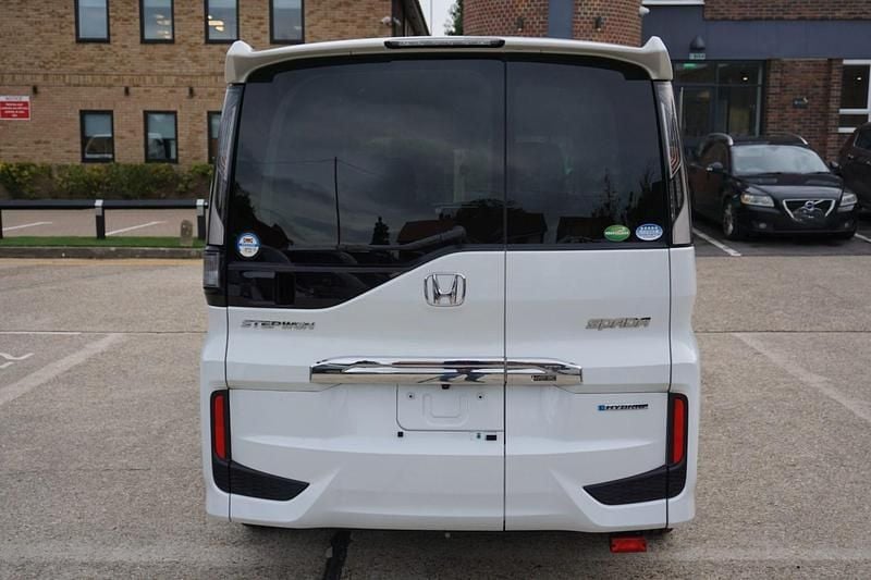 Used Honda Stepwgn Hybrid 2018 White MPV