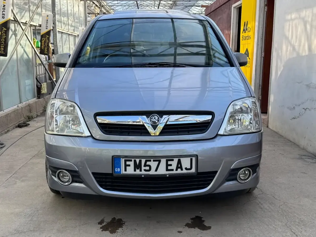 Used Vauxhall Meriva Design Edition 2008 Silver MPV