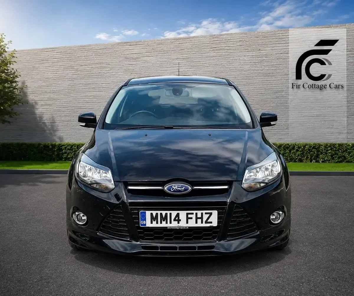 Used Ford Focus Zetec 180 HP (132 kW) 2014 Black Hatchback