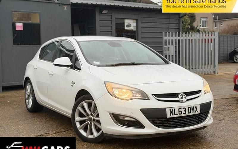 Used Vauxhall Astra Elite 165 HP (121 kW) 2015 Hatchback