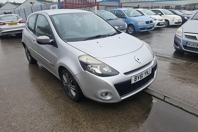 Silver Used 2011 Renault Clio II Dynamique Hatchback | £790 (Super price) - Image 1/1