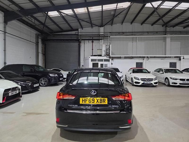 Gebraucht Lexus IS300h Sport Line 2019 Schwarz Limousine