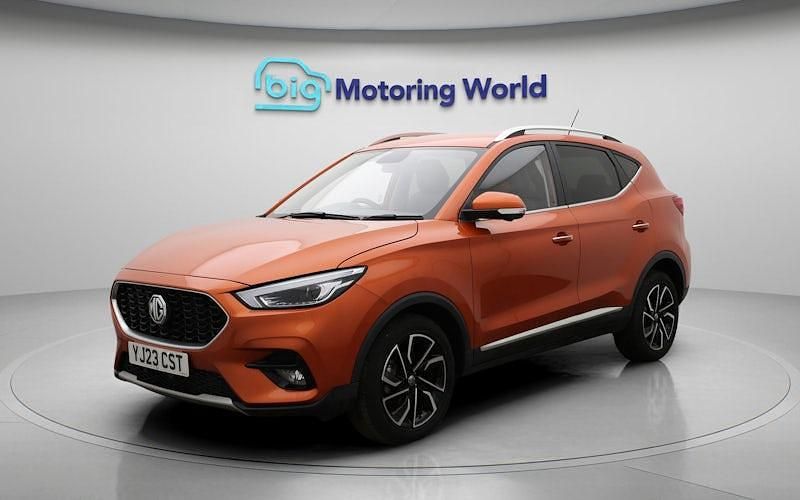 Used MG ZS Exclusive 111 HP (81 kW) 2023 Orange Hatchback