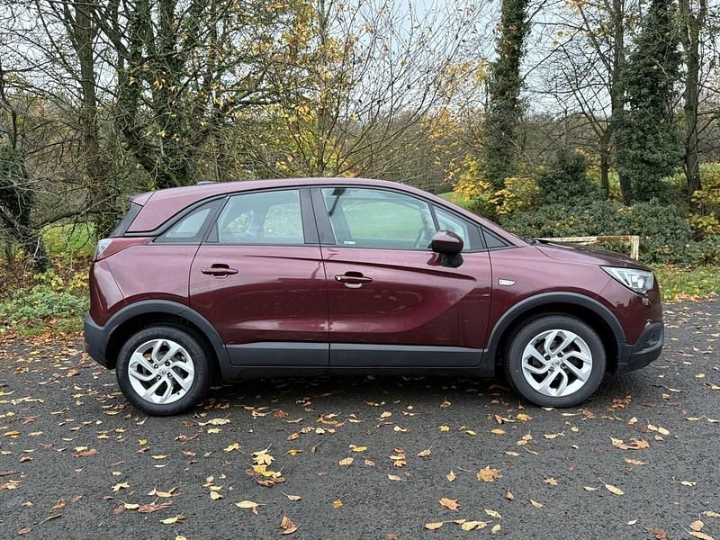 Used Vauxhall Crossland X S 99 HP (72 kW) 2018 Red SUV