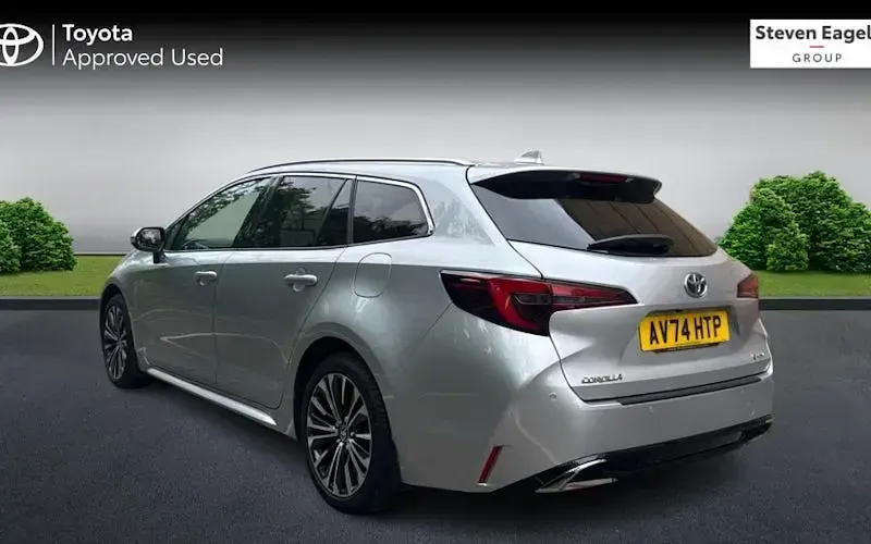 Używany Toyota Corolla Design 140 KM (102 kW) 2026 Kombi