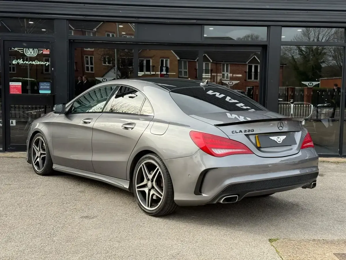 Usado Mercedes CLA220 AMG 2016 Cinzento Sedan