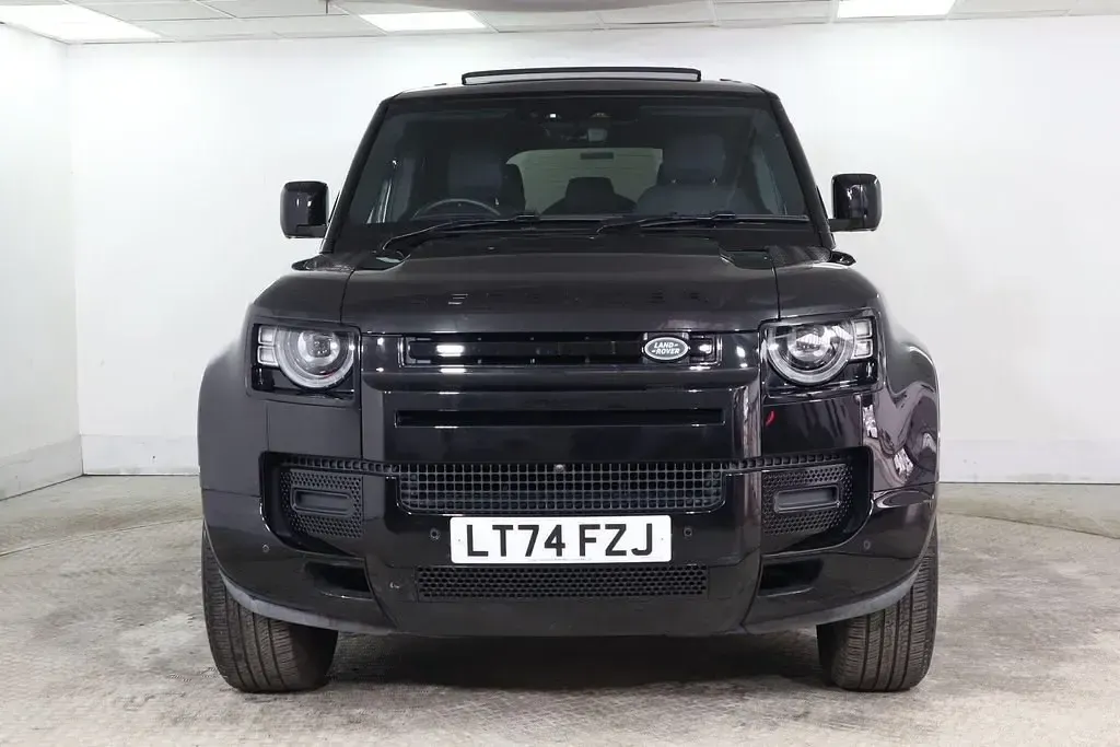 Usado Land Rover Defender SE Dynamic 2024 Preto SUV