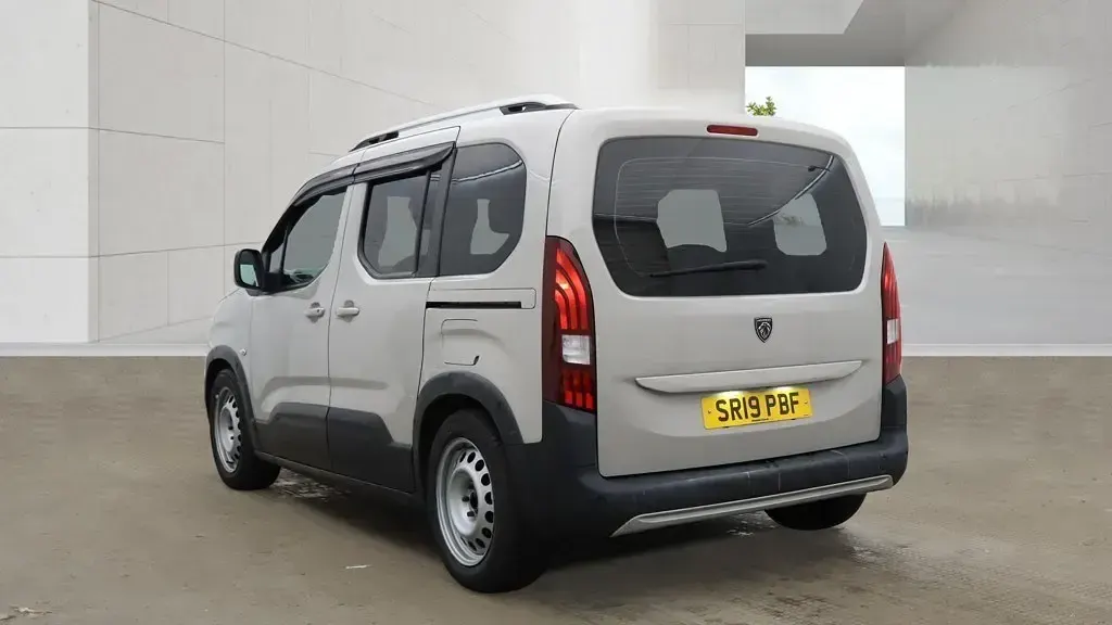 Second-hand Peugeot Rifter Allure 2019 Bej Monovolum