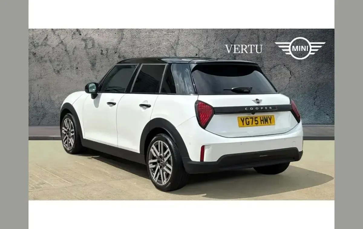 Used Mini Cooper Classic 150 kW (204 HP) 2025 White Hatchback