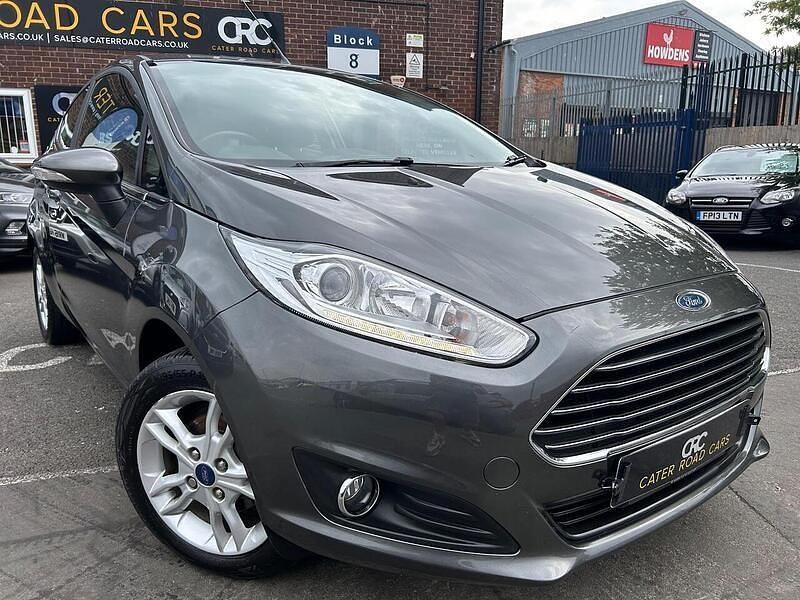 Grey Used 2016 Ford Fiesta Zetec Hatchback | £5,995 (Fair price) - Image 1/4