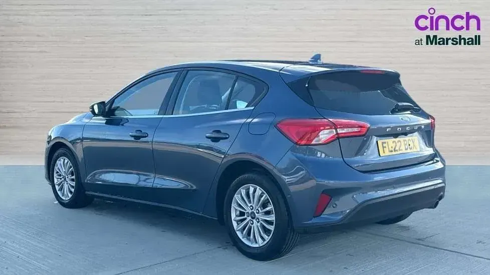 Used Ford Focus Titanium 125 HP (91 kW) 2022 Blue Hatchback